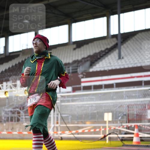 07.12.2025 - St. Pauli X-Mass-Run No. 15 Patografie http://msf.ph/oto/9384476 07.12.2025 10:27:32 Ziel 175, 2060, 2677, 3154, 3156, 3458, 3706, 3707, 3714, 3715, 3722, 3723, 3793, 4383, 4435, 4515, 4516 meine-sportfotos.de