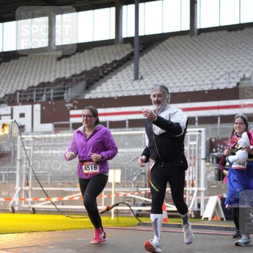 07.12.2025 - St. Pauli X-Mass-Run No. 15 Patografie http://msf.ph/oto/9384485 07.12.2025 10:27:35 Ziel 175, 2060, 2101, 2188, 2677, 3154, 3156, 3458, 3706, 3707, 3722, 3723, 3793, 4383, 4435, 4462, 4463, 4515, 4516 meine-sportfotos.de
