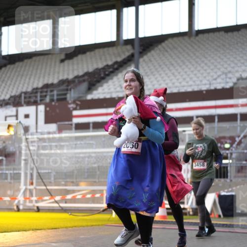 07.12.2025 - St. Pauli X-Mass-Run No. 15 Patografie http://msf.ph/oto/9384490 07.12.2025 10:27:36 Ziel 175, 2060, 2101, 2188, 2677, 3154, 3156, 3458, 3706, 3707, 3713, 3722, 3723, 3793, 4383, 4462, 4463, 4515, 4516 meine-sportfotos.de