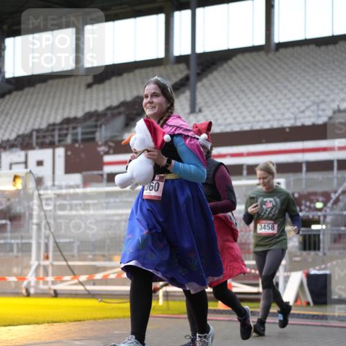 07.12.2025 - St. Pauli X-Mass-Run No. 15 Patografie http://msf.ph/oto/9384495 07.12.2025 10:27:36 Ziel 175, 2060, 2101, 2188, 2677, 3154, 3156, 3458, 3706, 3707, 3713, 3722, 3723, 3793, 4383, 4462, 4463, 4515, 4516 meine-sportfotos.de