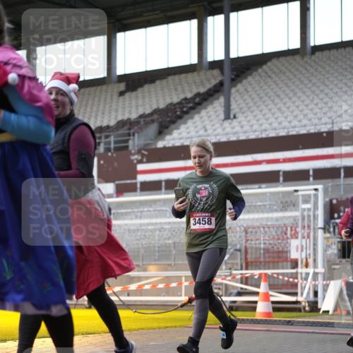 07.12.2025 - St. Pauli X-Mass-Run No. 15 Patografie http://msf.ph/oto/9384503 07.12.2025 10:27:37 Ziel 175, 2060, 2101, 2188, 2677, 3154, 3156, 3458, 3706, 3707, 3713, 3723, 3793, 4383, 4462, 4463, 4515, 4516 meine-sportfotos.de