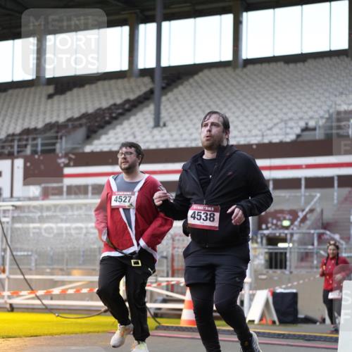 07.12.2025 - St. Pauli X-Mass-Run No. 15 Patografie http://msf.ph/oto/9384589 07.12.2025 10:27:50 Ziel 1717, 2060, 2101, 2188, 3458, 3713, 4132, 4133, 4350, 4383, 4453, 4454, 4462, 4463, 4515, 4516, 4527, 4538, 4875 meine-sportfotos.de