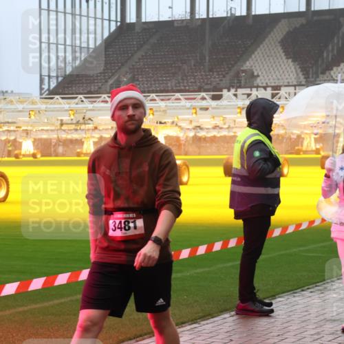 07.12.2025 - St. Pauli X-Mass-Run No. 15 Luisa Fischer http://msf.ph/oto/9384596 07.12.2025 10:15:41 Ziel 3481, 308, 431, 436, 438, 762, 1180, 1183, 1363, 1867, 1869, 1873, 1885, 2666, 2667, 2668, 2883, 2891, 3053, 3103, 3741, 4001, 4004, 4494, 4536 meine-sportfotos.de