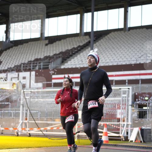 07.12.2025 - St. Pauli X-Mass-Run No. 15 Patografie http://msf.ph/oto/9384604 07.12.2025 10:27:53 Ziel 1717, 1742, 1745, 2101, 2188, 3713, 3879, 3881, 3883, 4065, 4132, 4133, 4189, 4350, 4453, 4454, 4462, 4463, 4527, 4538, 4875 meine-sportfotos.de