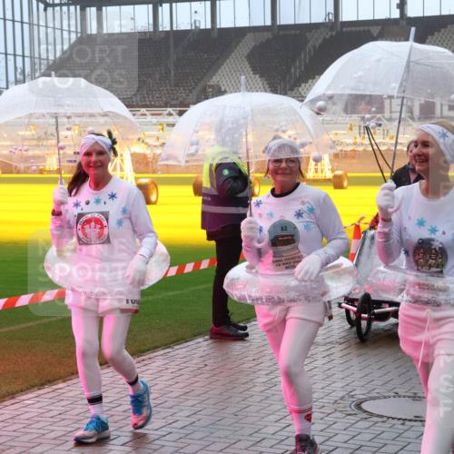 07.12.2025 - St. Pauli X-Mass-Run No. 15 Luisa Fischer http://msf.ph/oto/9384607 07.12.2025 10:15:43 Ziel 1363, 308, 431, 436, 438, 762, 1180, 1183, 1363, 1867, 1869, 1873, 1885, 2666, 2667, 2668, 2745, 2883, 2891, 3053, 3103, 3741, 4001, 4004, 4494, 4536 meine-sportfotos.de