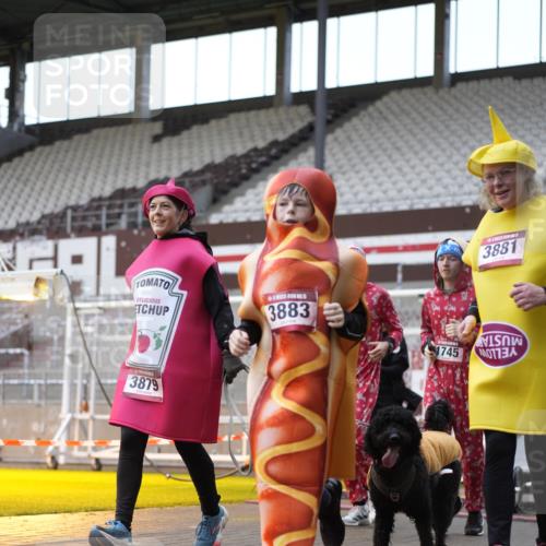 07.12.2025 - St. Pauli X-Mass-Run No. 15 Patografie http://msf.ph/oto/9384627 07.12.2025 10:27:57 Ziel 1507, 1717, 1742, 1745, 3412, 3727, 3729, 3730, 3879, 3881, 3883, 4064, 4065, 4132, 4133, 4189, 4344, 4350, 4453, 4454, 4527, 4538, 4700, 4704, 4708, 4710, 4875 meine-sportfotos.de