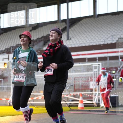 07.12.2025 - St. Pauli X-Mass-Run No. 15 Patografie http://msf.ph/oto/9384694 07.12.2025 10:28:03 Ziel 1507, 1717, 1742, 1745, 3412, 3413, 3727, 3729, 3730, 3879, 3881, 3883, 4064, 4065, 4132, 4159, 4160, 4189, 4344, 4350, 4376, 4380, 4453, 4454, 4527, 4538, 4697, 4700, 4704, 4708, 4710, 4875 meine-sportfotos.de
