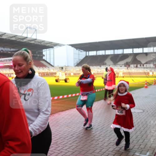 07.12.2025 - St. Pauli X-Mass-Run No. 15 Luisa Fischer http://msf.ph/oto/9384698 07.12.2025 10:15:49 Ziel 4, 436, 308, 431, 436, 438, 762, 1180, 1183, 1885, 2641, 2645, 2652, 2658, 2659, 2666, 2667, 2668, 2745, 2883, 2891, 3053, 3103, 3741, 4001, 4004, 4455, 4494, 4536 meine-sportfotos.de