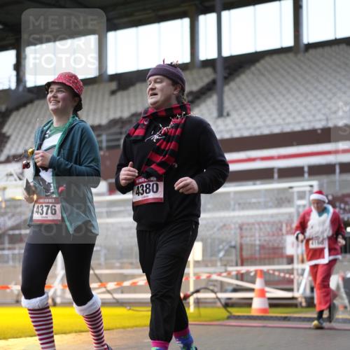 07.12.2025 - St. Pauli X-Mass-Run No. 15 Patografie http://msf.ph/oto/9384699 07.12.2025 10:28:03 Ziel 1507, 1717, 1742, 1745, 3412, 3413, 3727, 3729, 3730, 3879, 3881, 3883, 4064, 4065, 4132, 4159, 4160, 4189, 4344, 4350, 4376, 4380, 4453, 4454, 4527, 4538, 4697, 4700, 4704, 4708, 4710, 4875 meine-sportfotos.de