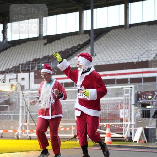 07.12.2025 - St. Pauli X-Mass-Run No. 15 Patografie http://msf.ph/oto/9384707 07.12.2025 10:28:05 Ziel 1507, 1742, 1745, 3395, 3412, 3413, 3727, 3729, 3730, 3879, 3881, 3883, 4064, 4065, 4159, 4160, 4189, 4245, 4344, 4376, 4380, 4453, 4454, 4527, 4538, 4697, 4698, 4700, 4701, 4702, 4704, 4706, 4707, 4708, 4710 meine-sportfotos.de