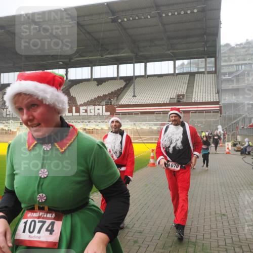 07.12.2025 - St. Pauli X-Mass-Run No. 15 Fabian Wolf http://msf.ph/oto/9384724 07.12.2025 10:12:31 Ziel 1070, 1072, 1074, 1077, 2758, 2760, 2770, 3585 meine-sportfotos.de