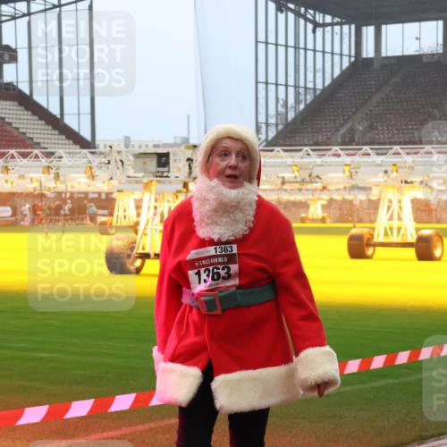 07.12.2025 - St. Pauli X-Mass-Run No. 15 Luisa Fischer http://msf.ph/oto/9384727 07.12.2025 10:15:52 Ziel 1363, 15, 1363, 308, 431, 436, 438, 762, 1180, 1183, 1885, 2641, 2645, 2652, 2658, 2659, 2666, 2667, 2668, 2745, 2883, 2891, 3053, 3103, 3741, 4455, 4494, 4536 meine-sportfotos.de