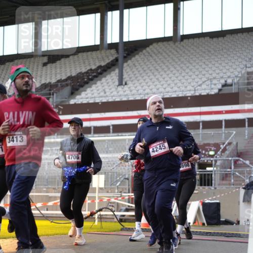 07.12.2025 - St. Pauli X-Mass-Run No. 15 Patografie http://msf.ph/oto/9384728 07.12.2025 10:28:09 Ziel 1507, 1742, 1745, 2526, 2723, 3395, 3412, 3413, 3472, 3727, 3729, 3730, 3879, 3881, 3883, 4064, 4065, 4159, 4160, 4189, 4245, 4344, 4376, 4380, 4697, 4698, 4700, 4701, 4702, 4704, 4706, 4707, 4708, 4710 meine-sportfotos.de