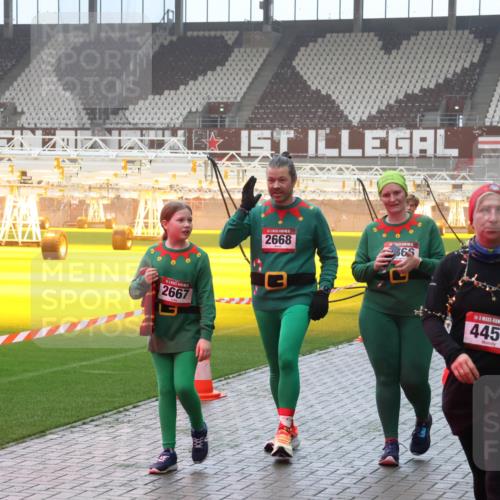 07.12.2025 - St. Pauli X-Mass-Run No. 15 Luisa Fischer http://msf.ph/oto/9384745 07.12.2025 10:16:08 Ziel 2667, 5, 2668, 65, 4455, 1180, 2745, 2652, 431, 436, 438, 1180, 1183, 1885, 2545, 2546, 2641, 2645, 2652, 2658, 2659, 2745, 3053, 3103, 4455, 4494, 4536 meine-sportfotos.de