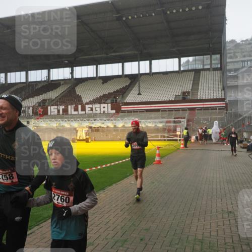 07.12.2025 - St. Pauli X-Mass-Run No. 15 Fabian Wolf http://msf.ph/oto/9384789 07.12.2025 10:12:35 Ziel 1070, 1072, 1074, 1077, 2758, 2760, 2770, 3585 meine-sportfotos.de
