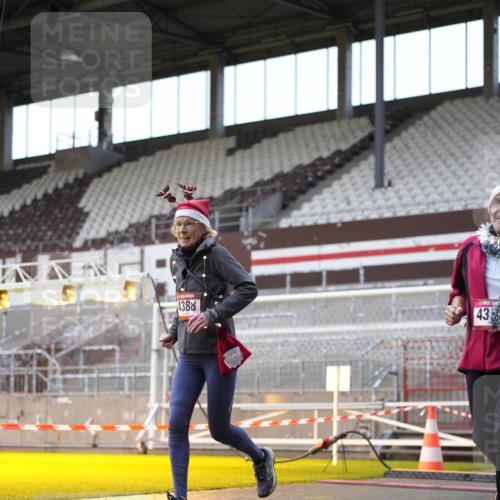 07.12.2025 - St. Pauli X-Mass-Run No. 15 Patografie http://msf.ph/oto/9384791 07.12.2025 10:28:21 Ziel 412, 2526, 2723, 3395, 3413, 3454, 3472, 4037, 4245, 4250, 4355, 4388, 4697, 4698, 4701, 4702, 4706, 4707 meine-sportfotos.de