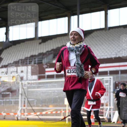 07.12.2025 - St. Pauli X-Mass-Run No. 15 Patografie http://msf.ph/oto/9384800 07.12.2025 10:28:21 Ziel 412, 2526, 2723, 3395, 3413, 3454, 3472, 4037, 4245, 4250, 4355, 4388, 4697, 4698, 4701, 4702, 4706, 4707 meine-sportfotos.de
