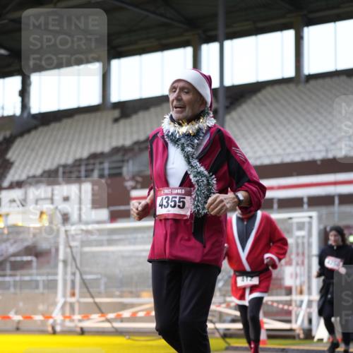 07.12.2025 - St. Pauli X-Mass-Run No. 15 Patografie http://msf.ph/oto/9384804 07.12.2025 10:28:21 Ziel 412, 2526, 2723, 3395, 3413, 3454, 3472, 4037, 4245, 4250, 4355, 4388, 4697, 4698, 4701, 4702, 4706, 4707 meine-sportfotos.de