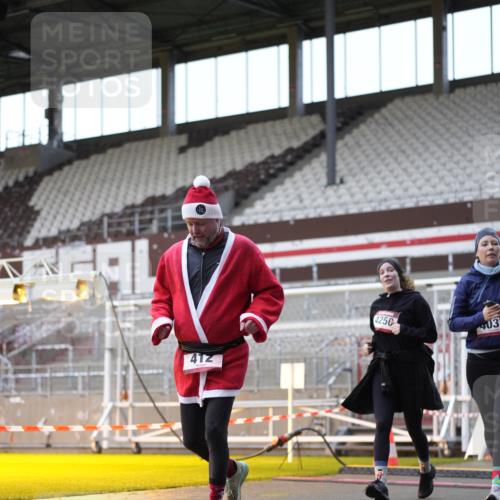 07.12.2025 - St. Pauli X-Mass-Run No. 15 Patografie http://msf.ph/oto/9384807 07.12.2025 10:28:22 Ziel 412, 2526, 2723, 2912, 3218, 3377, 3395, 3413, 3454, 3472, 4037, 4245, 4250, 4355, 4388, 4697, 4698, 4701, 4702, 4706, 4707 meine-sportfotos.de