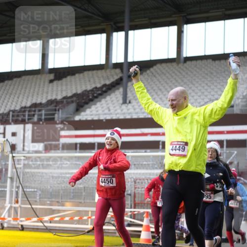 07.12.2025 - St. Pauli X-Mass-Run No. 15 Patografie http://msf.ph/oto/9384877 07.12.2025 10:28:41 Ziel 1095, 1566, 2046, 2051, 2397, 2912, 2913, 3209, 3218, 3377, 4414, 4446, 4449, 4450, 4543, 4544 meine-sportfotos.de