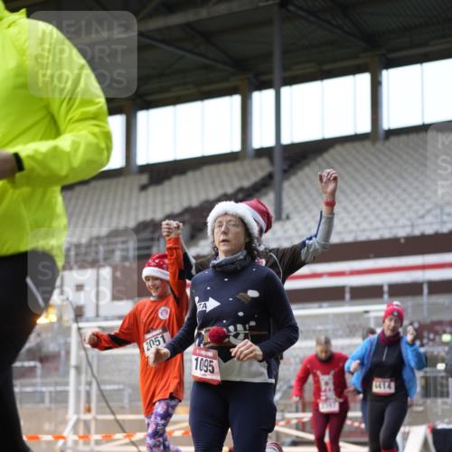 07.12.2025 - St. Pauli X-Mass-Run No. 15 Patografie http://msf.ph/oto/9384892 07.12.2025 10:28:42 Ziel 1095, 1566, 2046, 2051, 2397, 2912, 2913, 3209, 3218, 3377, 4414, 4446, 4449, 4450, 4543, 4544 meine-sportfotos.de