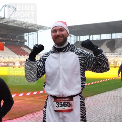 07.12.2025 - St. Pauli X-Mass-Run No. 15 Luisa Fischer http://msf.ph/oto/9384897 07.12.2025 10:16:20 Ziel 15, 2645, 15, 3565, 1180, 118, 394, 2545, 2546, 2641, 2645, 2652, 2658, 2659, 2745, 3053, 4455 meine-sportfotos.de