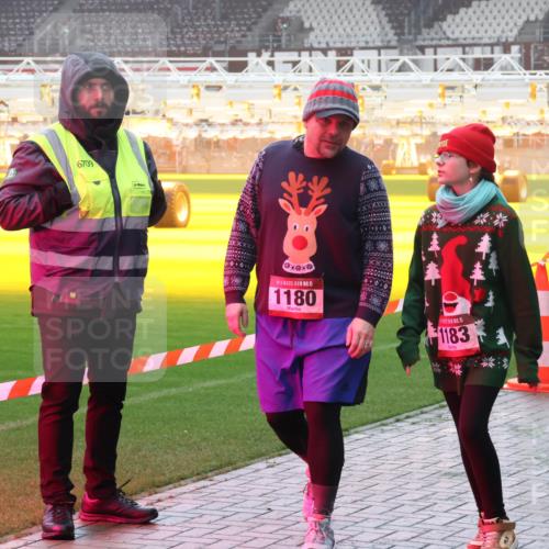 07.12.2025 - St. Pauli X-Mass-Run No. 15 Luisa Fischer http://msf.ph/oto/9384902 07.12.2025 10:16:22 Ziel 6709, 15, 1180, 15, 1183, 305, 394, 2545, 2546, 2641, 2645, 2652, 2658, 2659, 2745, 3053, 4455 meine-sportfotos.de