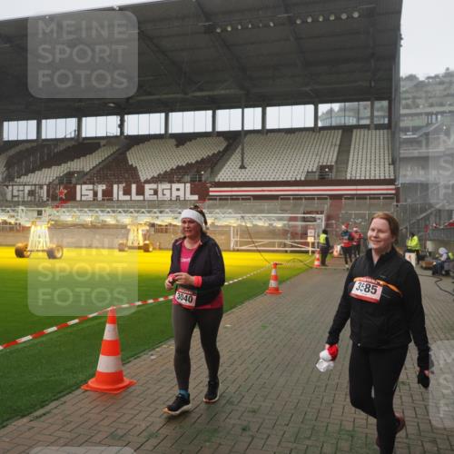 07.12.2025 - St. Pauli X-Mass-Run No. 15 Fabian Wolf http://msf.ph/oto/9384928 07.12.2025 10:12:50 Ziel 9, 18, 938, 2687, 3040, 3428, 3514, 3551, 3557, 3799, 3834, 3836 meine-sportfotos.de
