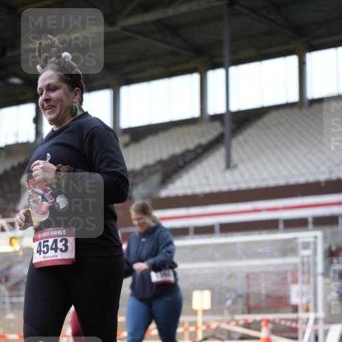 07.12.2025 - St. Pauli X-Mass-Run No. 15 Patografie http://msf.ph/oto/9384931 07.12.2025 10:28:46 Ziel 1095, 1308, 1330, 1566, 2046, 2051, 2397, 4265, 4291, 4414, 4446, 4449, 4450, 4543, 4544 meine-sportfotos.de