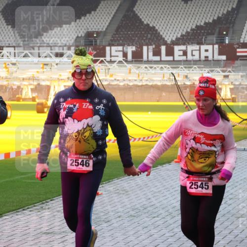 07.12.2025 - St. Pauli X-Mass-Run No. 15 Luisa Fischer http://msf.ph/oto/9384992 07.12.2025 10:16:40 Ziel 15, 2546, 15, 2545, 394, 1328, 2545, 2546, 2743, 4362, 4510 meine-sportfotos.de