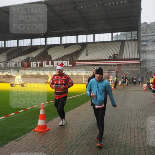 07.12.2025 - St. Pauli X-Mass-Run No. 15 Fabian Wolf http://msf.ph/oto/9384995 07.12.2025 10:12:56 Ziel 9, 18, 80, 938, 1397, 2687, 3040, 3428, 3514, 3551, 3557, 3799, 3834, 3836, 4487 meine-sportfotos.de