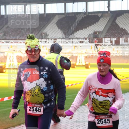 07.12.2025 - St. Pauli X-Mass-Run No. 15 Luisa Fischer http://msf.ph/oto/9385019 07.12.2025 10:16:41 Ziel 15, 2546, 15, 2545, 394, 1328, 2545, 2546, 2743, 4362, 4363, 4510 meine-sportfotos.de