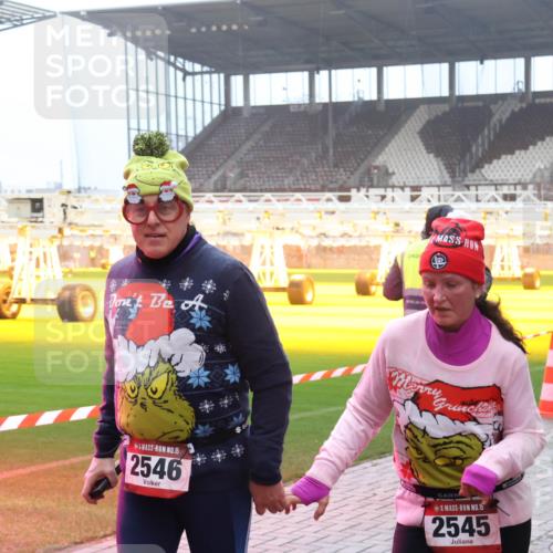 07.12.2025 - St. Pauli X-Mass-Run No. 15 Luisa Fischer http://msf.ph/oto/9385022 07.12.2025 10:16:42 Ziel 15, 2546, 15, 2545, 394, 1328, 2545, 2546, 2743, 4362, 4363, 4510 meine-sportfotos.de