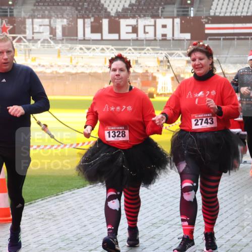 07.12.2025 - St. Pauli X-Mass-Run No. 15 Luisa Fischer http://msf.ph/oto/9385064 07.12.2025 10:16:50 Ziel 15, 1328, 15, 2743, 6, 4363, 45, 394, 1328, 2185, 2266, 2545, 2546, 2743, 4362, 4363, 4510 meine-sportfotos.de