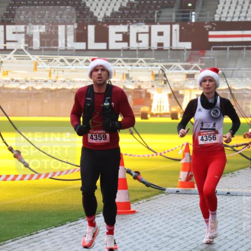 07.12.2025 - St. Pauli X-Mass-Run No. 15 Luisa Fischer http://msf.ph/oto/9385239 07.12.2025 10:17:05 Ziel 15, 4359, 5, 4356, 3633, 394, 1328, 1620, 1989, 1997, 2185, 2266, 2694, 2743, 3633, 4356, 4359, 4362, 4363, 4510, 4769 meine-sportfotos.de