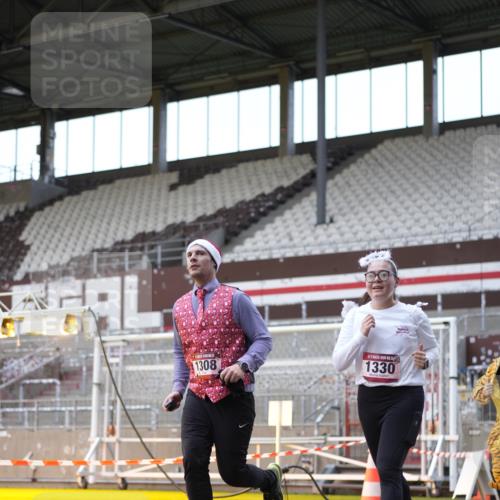 07.12.2025 - St. Pauli X-Mass-Run No. 15 Patografie http://msf.ph/oto/9385255 07.12.2025 10:28:50 Ziel 1095, 1308, 1330, 1566, 2046, 2051, 2397, 3669, 4073, 4265, 4291, 4414, 4446, 4449, 4450, 4543, 4544 meine-sportfotos.de