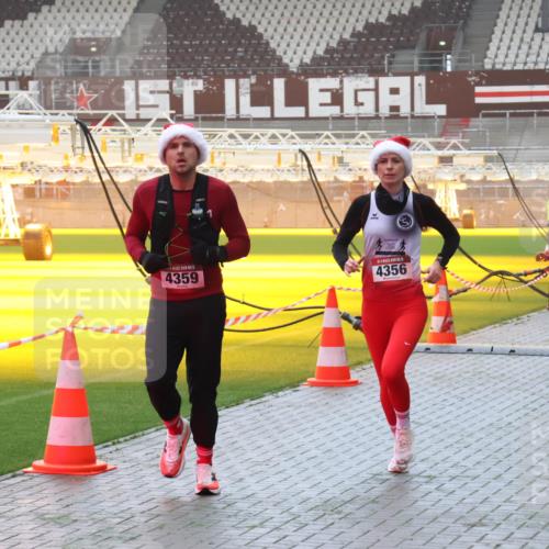 07.12.2025 - St. Pauli X-Mass-Run No. 15 Luisa Fischer http://msf.ph/oto/9385256 07.12.2025 10:17:06 Ziel 1, 4359, 4356, 3633, 989, 394, 1328, 1620, 1989, 1997, 2185, 2266, 2694, 2743, 3633, 4356, 4359, 4362, 4363, 4510, 4769 meine-sportfotos.de