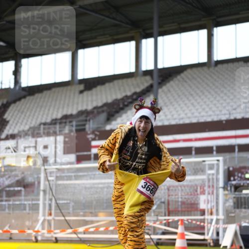 07.12.2025 - St. Pauli X-Mass-Run No. 15 Patografie http://msf.ph/oto/9385274 07.12.2025 10:28:52 Ziel 1095, 1308, 1330, 1566, 2046, 2051, 2397, 3669, 4073, 4265, 4291, 4414, 4446, 4449, 4450, 4543, 4544 meine-sportfotos.de