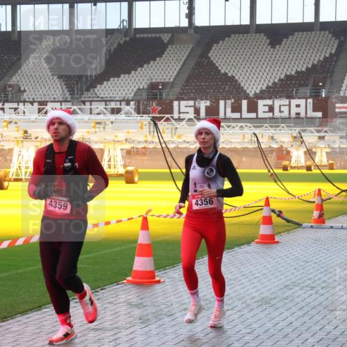 07.12.2025 - St. Pauli X-Mass-Run No. 15 Luisa Fischer http://msf.ph/oto/9385278 07.12.2025 10:17:07 Ziel 633, 4359, 4356, 394, 1328, 1620, 1989, 1997, 2185, 2266, 2694, 2743, 3633, 4356, 4359, 4362, 4363, 4510, 4769 meine-sportfotos.de