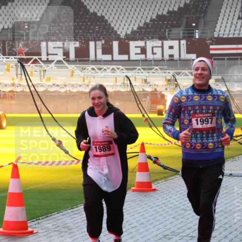 07.12.2025 - St. Pauli X-Mass-Run No. 15 Luisa Fischer http://msf.ph/oto/9385317 07.12.2025 10:17:12 Ziel 1989, 1, 1997, 888, 1328, 1620, 1762, 1989, 1997, 2185, 2266, 2694, 2743, 3633, 3987, 4356, 4359, 4362, 4363, 4510, 4769 meine-sportfotos.de