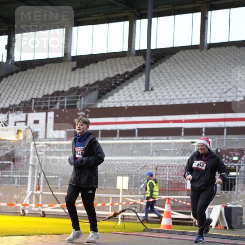 07.12.2025 - St. Pauli X-Mass-Run No. 15 Patografie http://msf.ph/oto/9385321 07.12.2025 10:29:04 Ziel 161, 165, 1308, 1330, 2874, 3299, 3669, 3938, 3942, 4073 meine-sportfotos.de