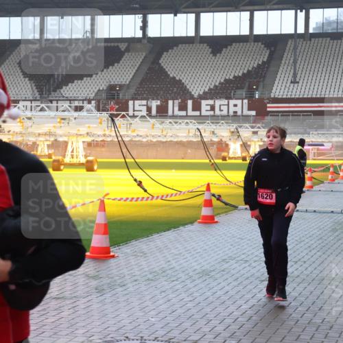 07.12.2025 - St. Pauli X-Mass-Run No. 15 Luisa Fischer http://msf.ph/oto/9385396 07.12.2025 10:17:16 Ziel 188, 1620, 2, 1620, 1762, 1989, 1997, 2185, 2266, 2694, 3229, 3633, 3987, 4356, 4359, 4362, 4363, 4510, 4769 meine-sportfotos.de