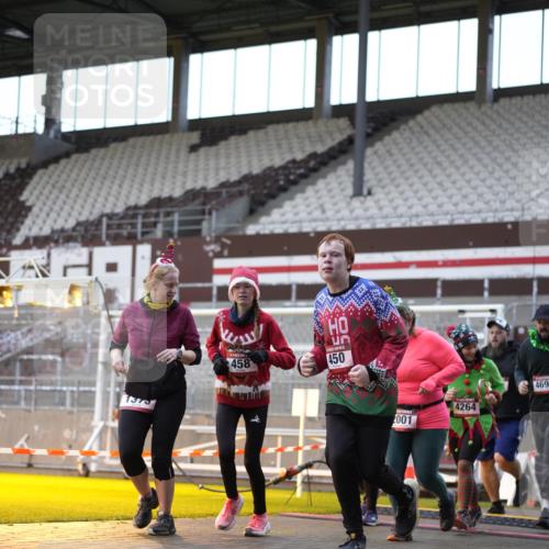 07.12.2025 - St. Pauli X-Mass-Run No. 15 Patografie http://msf.ph/oto/9385398 07.12.2025 10:29:21 Ziel 450, 458, 1039, 1373, 1548, 1550, 1677, 1842, 2001, 3080, 3115, 3470, 4007, 4009, 4264, 4266, 4293, 4296, 4440, 4531, 4695 meine-sportfotos.de