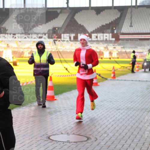 07.12.2025 - St. Pauli X-Mass-Run No. 15 Luisa Fischer http://msf.ph/oto/9385430 07.12.2025 10:17:26 Ziel 1987, 15, 1762, 257, 268, 1620, 1762, 1989, 1997, 2185, 2266, 2694, 3229, 3522, 3633, 3874, 3987, 4114, 4356, 4359, 4362, 4363, 4510, 4764, 4769 meine-sportfotos.de