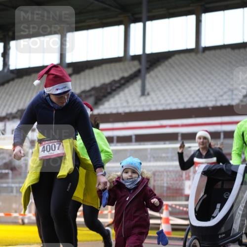 07.12.2025 - St. Pauli X-Mass-Run No. 15 Patografie http://msf.ph/oto/9385434 07.12.2025 10:29:25 Ziel 450, 458, 1039, 1373, 1548, 1550, 1677, 1842, 2001, 3080, 3115, 3468, 3469, 3470, 4007, 4009, 4126, 4264, 4266, 4293, 4296, 4440, 4531, 4695 meine-sportfotos.de