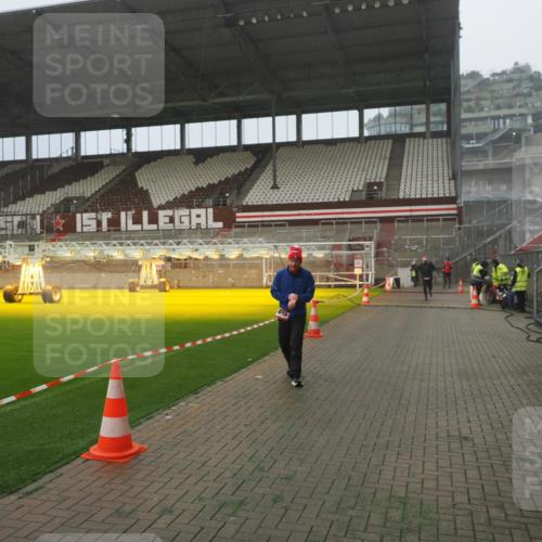 07.12.2025 - St. Pauli X-Mass-Run No. 15 Fabian Wolf http://msf.ph/oto/9385438 07.12.2025 10:13:45 Ziel 88, 970, 1699, 2905, 2951 meine-sportfotos.de