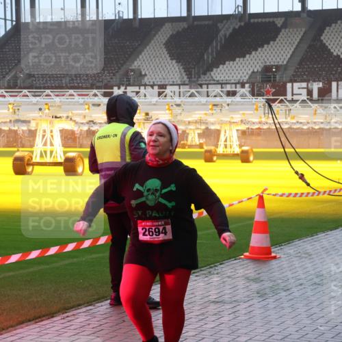 07.12.2025 - St. Pauli X-Mass-Run No. 15 Luisa Fischer http://msf.ph/oto/9385472 07.12.2025 10:17:42 Ziel 15, 2694, 257, 268, 1161, 1620, 1762, 1989, 1997, 2688, 2694, 2725, 2952, 3229, 3522, 3633, 3874, 3987, 4114, 4127, 4339, 4356, 4359, 4764, 4769 meine-sportfotos.de