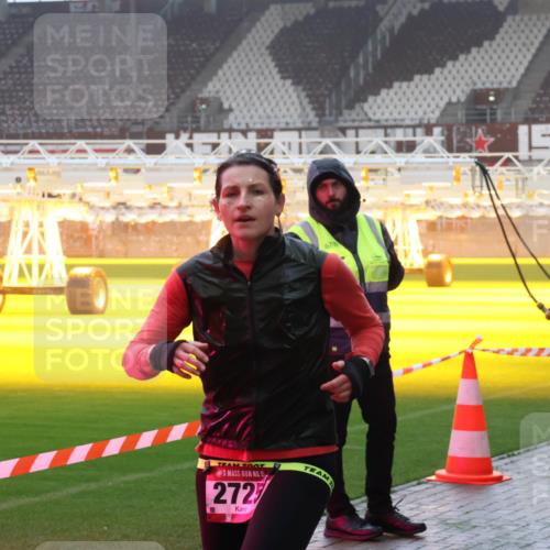 07.12.2025 - St. Pauli X-Mass-Run No. 15 Luisa Fischer http://msf.ph/oto/9385499 07.12.2025 10:17:51 Ziel 15, 272, 6709, 257, 268, 1161, 1162, 1762, 2688, 2694, 2725, 2952, 3229, 3522, 3874, 3987, 4114, 4127, 4339, 4764 meine-sportfotos.de