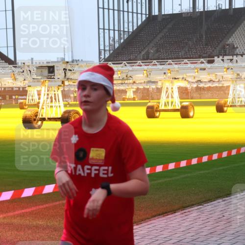 07.12.2025 - St. Pauli X-Mass-Run No. 15 Luisa Fischer http://msf.ph/oto/9385592 07.12.2025 10:17:58 Ziel 3, 257, 268, 1161, 1162, 1963, 2663, 2688, 2725, 2952, 3229, 3522, 3804, 3874, 3987, 4114, 4127, 4227, 4339, 4764 meine-sportfotos.de