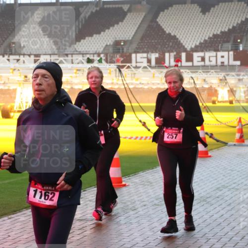 07.12.2025 - St. Pauli X-Mass-Run No. 15 Luisa Fischer http://msf.ph/oto/9385624 07.12.2025 10:18:02 Ziel 1162, 257, 257, 268, 1161, 1162, 1963, 2663, 2688, 2725, 2952, 3522, 3804, 3874, 4114, 4127, 4227, 4339, 4764 meine-sportfotos.de